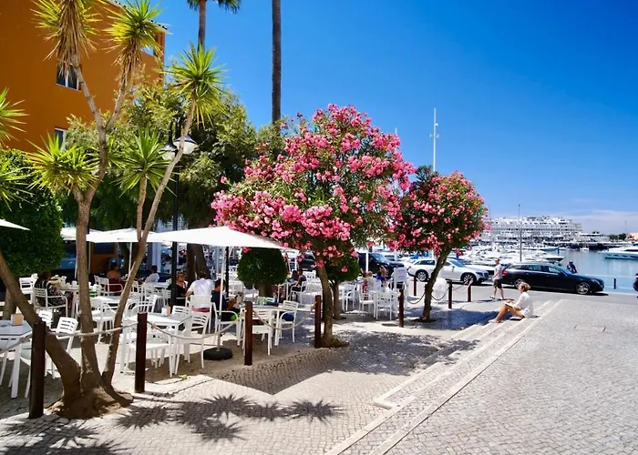 Seaview Penthouse In Algarve With Spacious Terrace Appartement *
